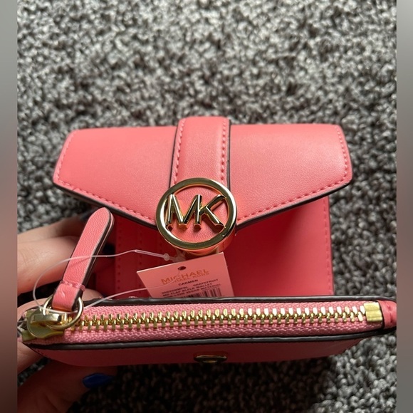 NWT Michael Kors wallet - Picture 3 of 6